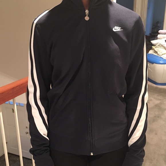 Nike Navy Blue Jacket ✨ - Picture 4 of 4