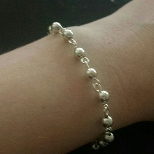 Simple ball bracelet