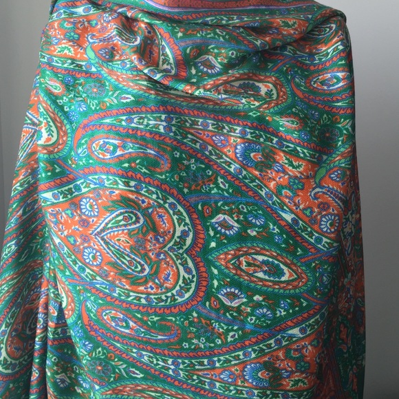 NWT shawl/scarf and matching necklace - Picture 1 of 4