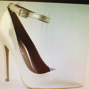 Brand new high heels. New in box's Special price.