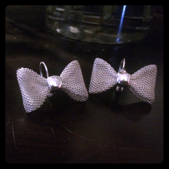 Cute silver plated  bow earrings