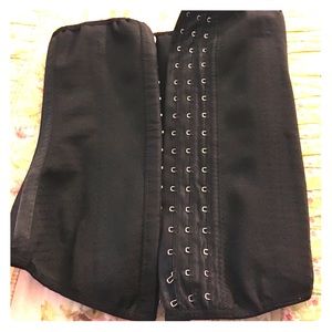 Premadonna waist trainer .