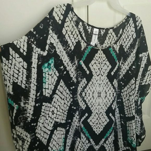 Print Blouse in Black/Turquoise - Picture 2 of 3