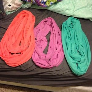 3 infinity scarves