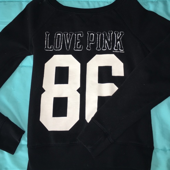 VS PINK CREW NECK