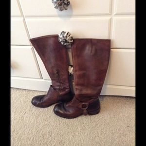 Mid-calf Vince Camuto leather boots