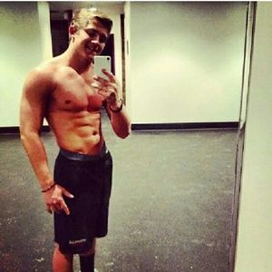 Meet your Posher, Troy