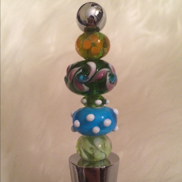 Wine stopper! $4 or Free with any purchase :) - Picture 2 of 2