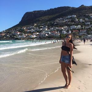 Meet your Posher, Monica