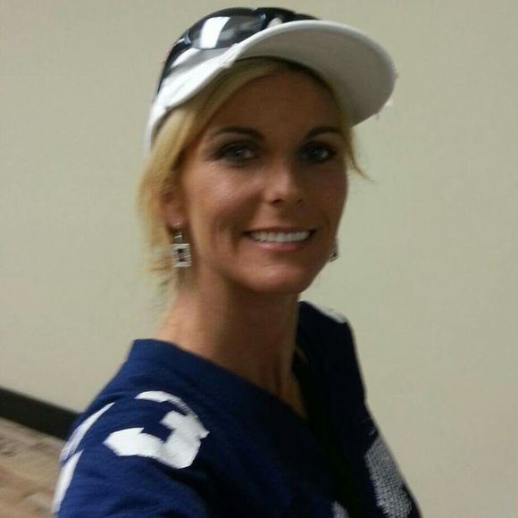 Meet your Posher, Angie - Picture 1 of 1