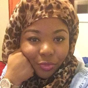 Meet your Posher, Kenza-angela