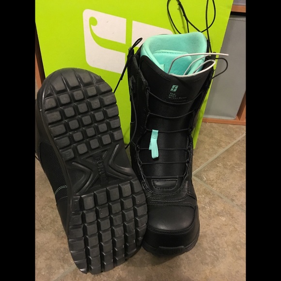Women's Sz 10 Forum "The Mist" snowboarding boots