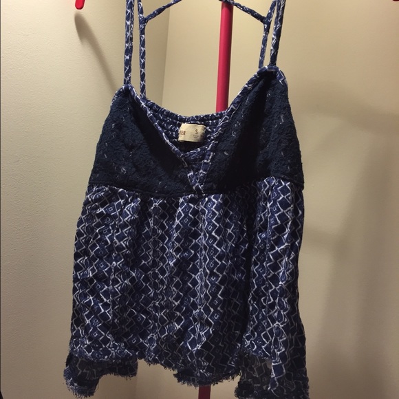 Super cute hollister tank