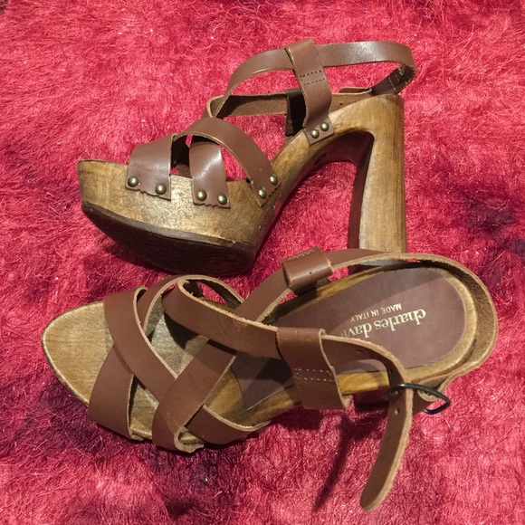 BNIB Charles David Palle Platform Sandal