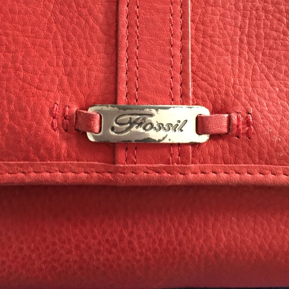 Fossil Red Leather Wallet - Picture 3 of 4