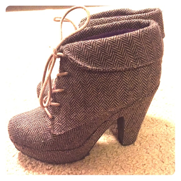 Wedge booties