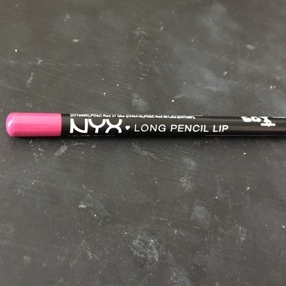 NYX Long Pencil Lip Liner in "PINKY"