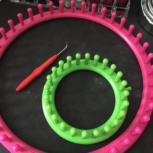 Small and Large Loom set with Needle