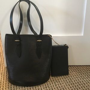 Louis Vuitton black epi leather bucket bag