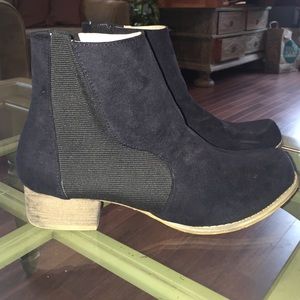 Black Chase&Chloe boots