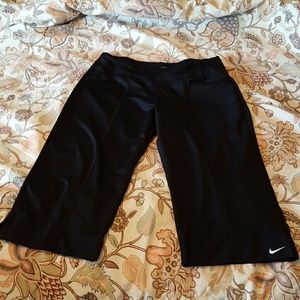 NIKE performance Capri bottoms size large