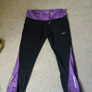 Nike Dri-Fit  Capri pants size M