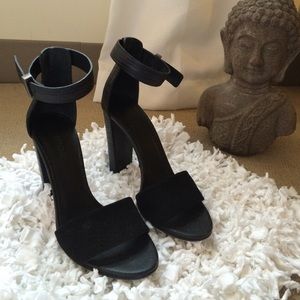 VINCE black strap heals