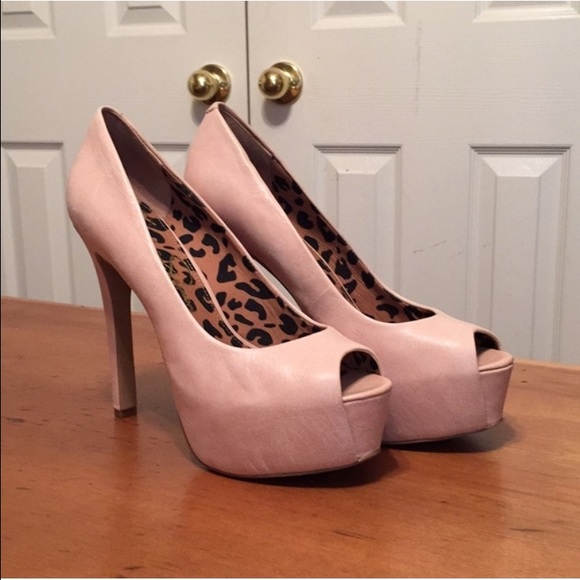 Never worn. Just clearing out the closet.