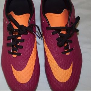 ⚽️WOMENS NIKE HYPERVENOM CLEATS ⚽️