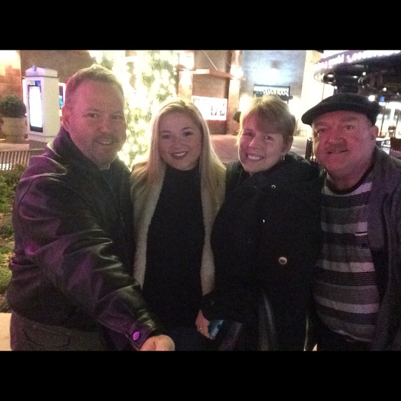 Meet your posher! - Picture 3 of 3