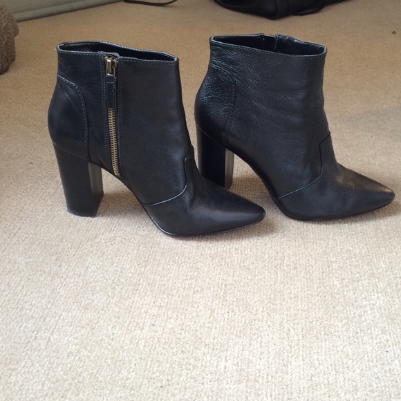 Nine West Black leather booties