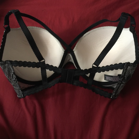 Sexy laced bra - Picture 2 of 3