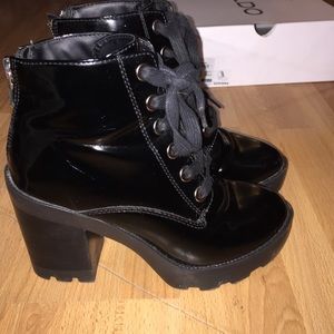 Black patent leather lace up boots "serinna"