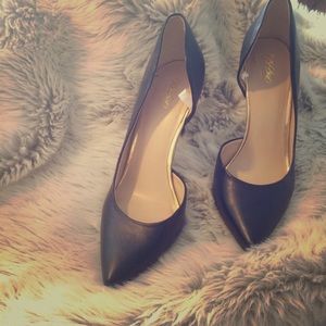 Mossimo black pumps