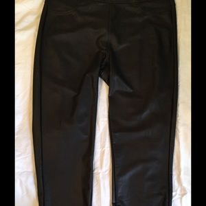 Simply Vera- Vera Wang Faux Leather Leggings