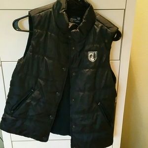 American eagle puff vest