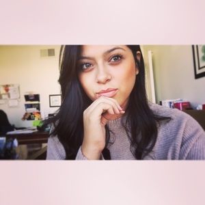 Meet your Posher, Valeria