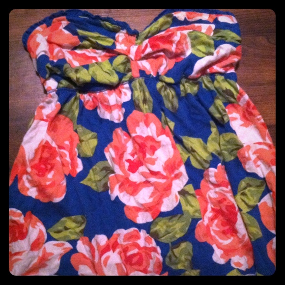 Abercrombie & Fitch strapless shirt