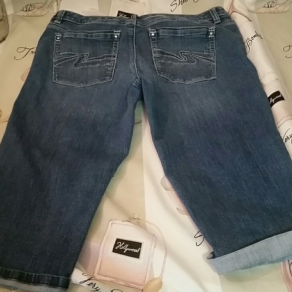 White House Black Market crop jeans or shorts 13