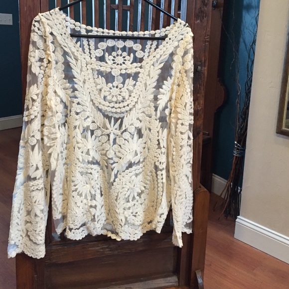 Tops - Beautiful Boho Long Sleeve Top!