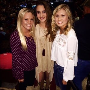 Meet your Posher, Sydney