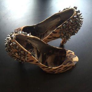 Studded Sam Edelman Pumps!!