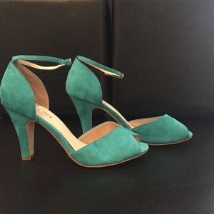 Teal suede peep toe pumps