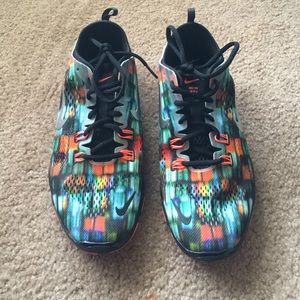 Nike free run 5.0 tennis shoes- STILL AVAILABLE