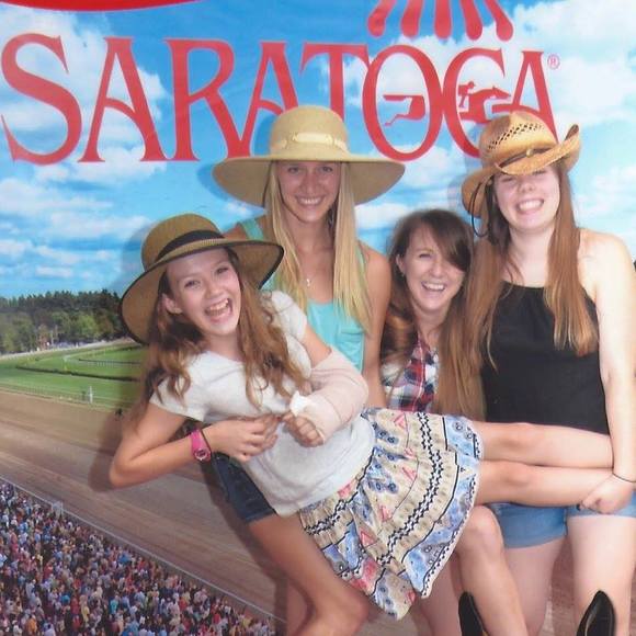 Meet your Posher, Alison - Picture 1 of 1