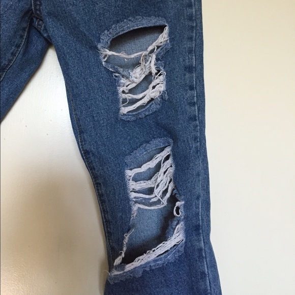 Cuffed Boyfriend Jeans - Picture 3 of 3