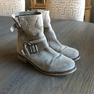Grey suede biker boot