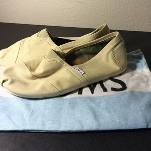 Toms