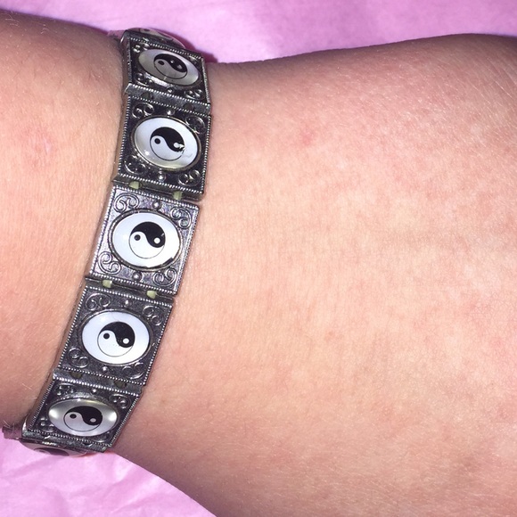 SALE 🎀 SILVER YING YANG BRACELET 🎀