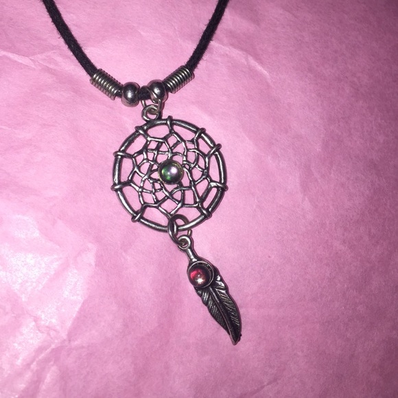 SALE 🎀 DREAM CATCHER NECKLACE 🎀